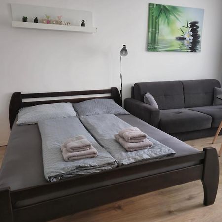 Apartment Klimka With Balcony, Free Wifi And Free Parking براتسيلافا المظهر الخارجي الصورة