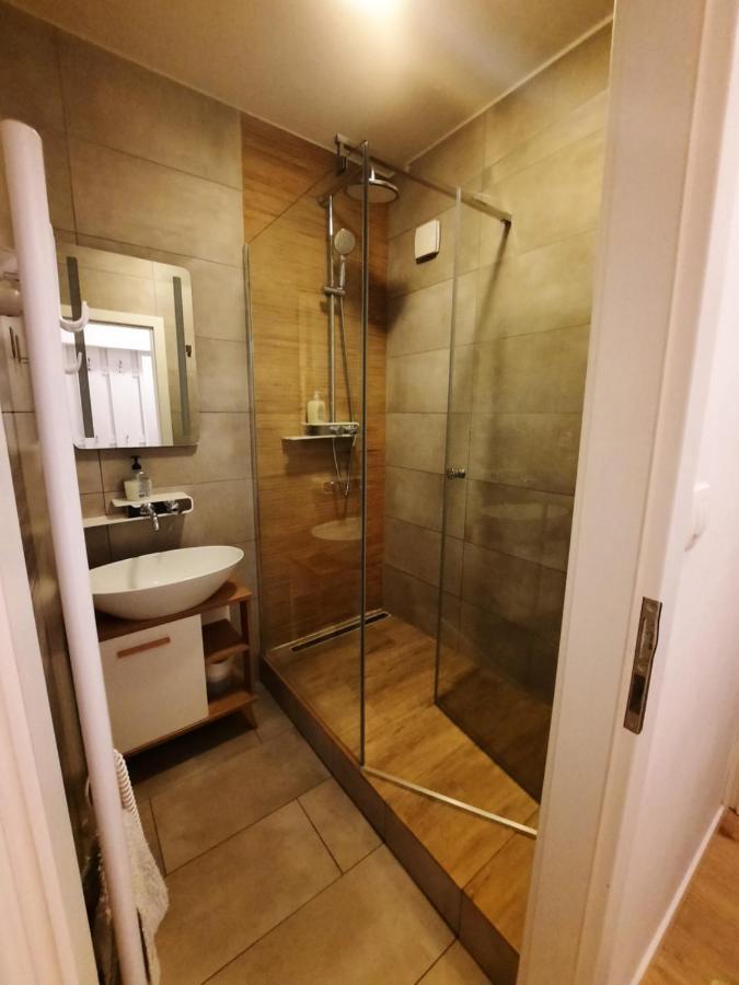 Apartment Klimka With Balcony, Free Wifi And Free Parking براتسيلافا المظهر الخارجي الصورة