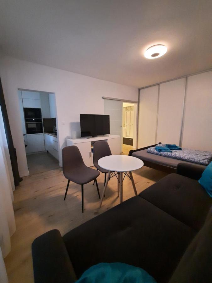 Apartment Klimka With Balcony, Free Wifi And Free Parking براتسيلافا المظهر الخارجي الصورة